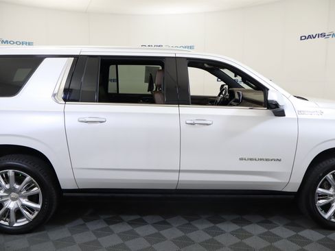 Used 2021 Chevrolet Suburban High Country w/ Premium Package image 4