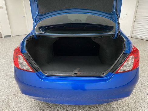 Used 2013 Nissan Versa SV image 14