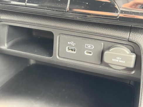 Used 2025 Honda Pilot Sport image 30