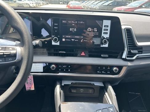 Used 2024 Kia Sportage LX AWD/4WD image 19