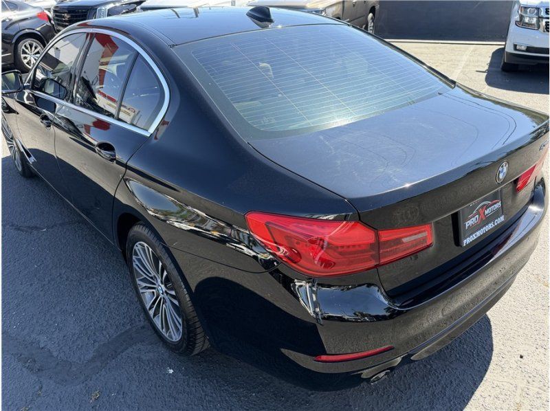 Used 2020 BMW 530i w/ Premium Package RWD image 12