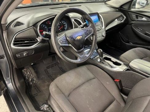 Used 2019 Chevrolet Malibu LT FWD image 7