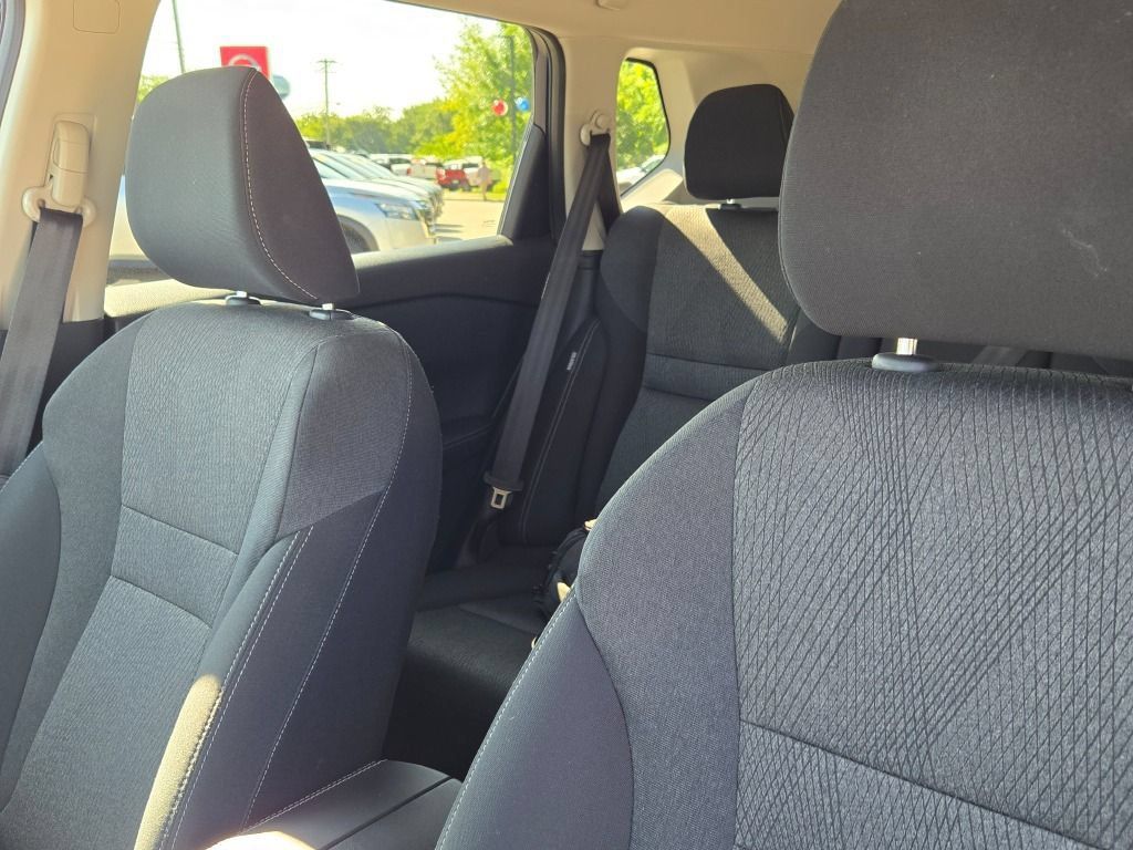 Used 2025 Nissan Rogue SV AWD/4WD image 25