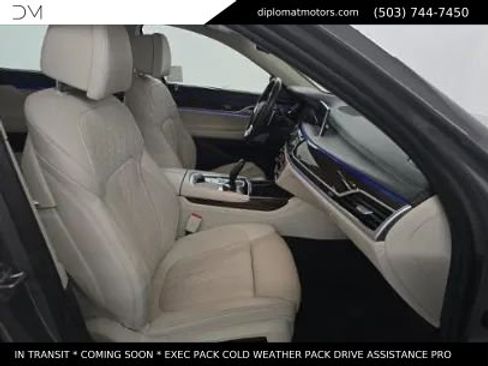 Used 2020 BMW 750i xDrive w/ Executive Package image 8