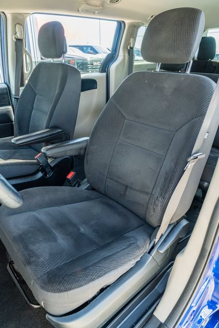Used 2018 Dodge Grand Caravan SE w/ UConnect Hands-Free Group FWD image 19