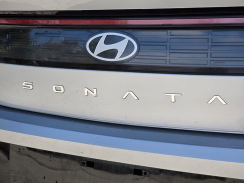 Used 2025 Hyundai Sonata SEL FWD image 12