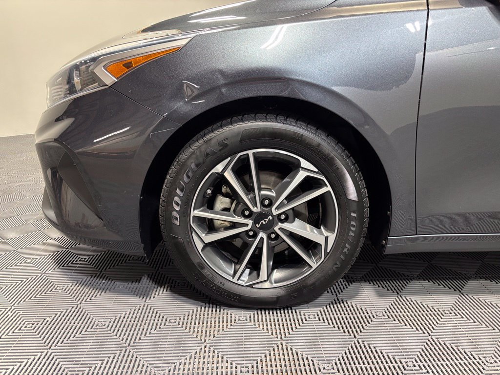 Used 2022 Kia Forte LXS FWD image 9