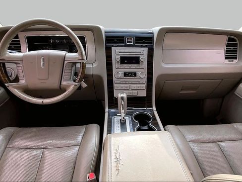 Used 2010 Lincoln Navigator 4WD image 14