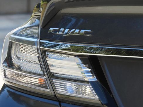 Used 2013 Honda Civic Hybrid Sedan image 8