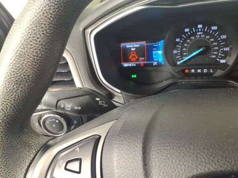 Used 2020 Ford Fusion SE image 22