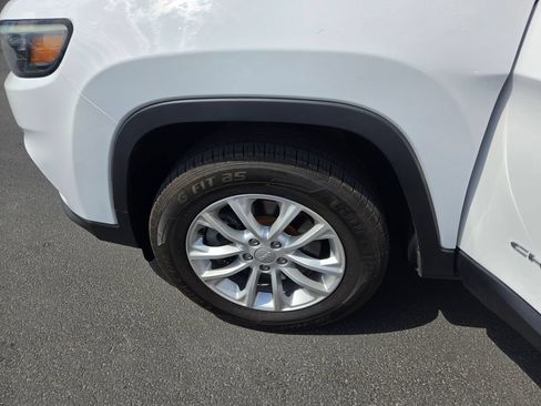 Used 2019 Jeep Cherokee Latitude w/ Popular Appearance Group AWD/4WD image 10