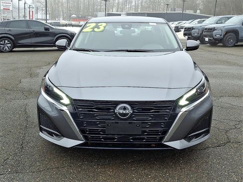 Used 2023 Nissan Altima 2.5 S image 2