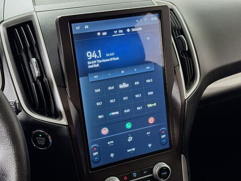 Used 2021 Ford Edge SE image 17