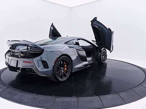 Used 2016 McLaren 675LT Coupe RWD image 32