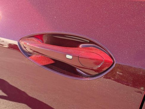 Used 2024 Chevrolet Trax RS w/ Sunroof Package image 10