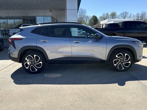 New 2026 Chevrolet Trax RS w/ Sunroof Package image 2