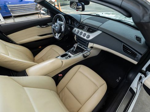 Used 2009 BMW Z4 sDrive35i RWD image 27