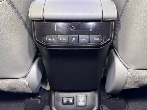 Used 2020 Toyota Highlander Limited image 49