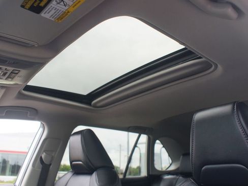 Used 2022 Toyota RAV4 XLE Premium FWD image 6
