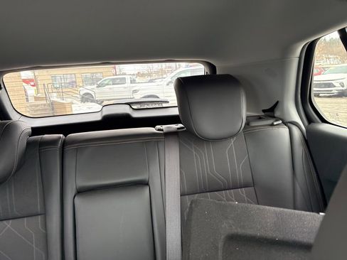 Used 2022 Chevrolet Trax LT w/ LT Convenience Package image 10