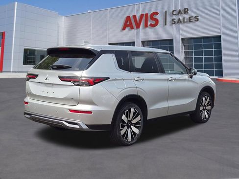 Used 2025 Mitsubishi Outlander SE AWD/4WD image 6