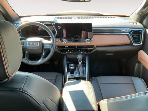 Used 2025 GMC Canyon AT4 w/ Nightfall Edition image 17