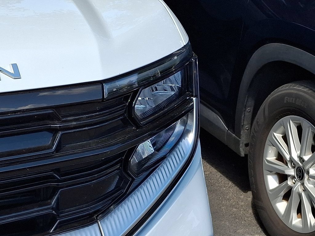 Used 2025 Ford Expedition Platinum AWD/4WD image 4