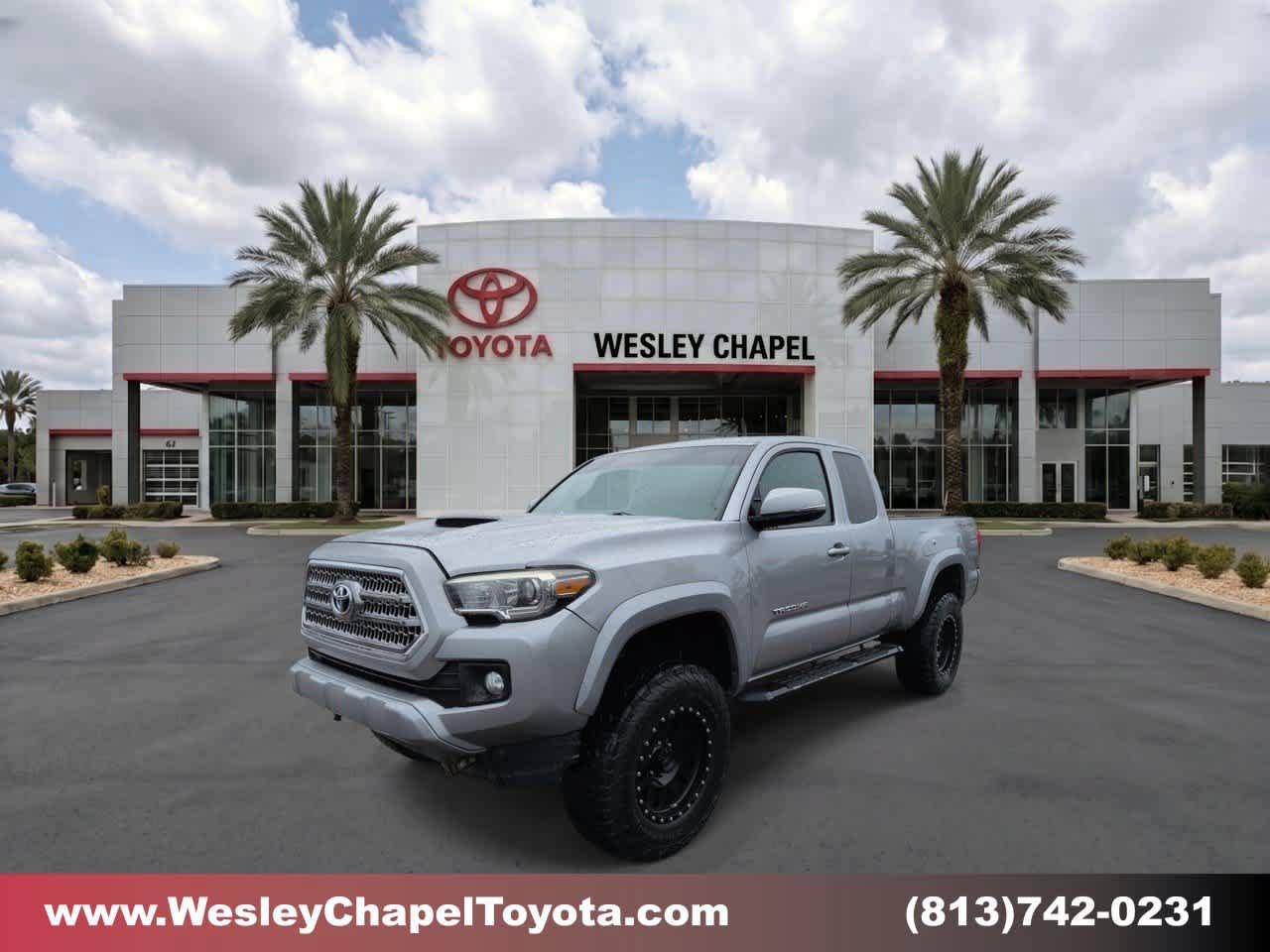 Used 2017 Toyota Tacoma TRD Sport RWD image 1