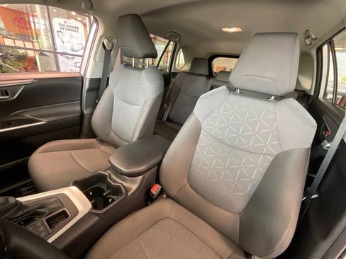 Certified 2025 Toyota RAV4 XLE AWD/4WD image 9