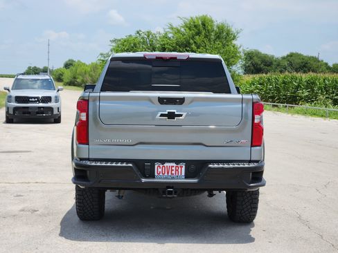 Used 2023 Chevrolet Silverado 1500 ZR2 w/ Technology Package AWD/4WD image 6