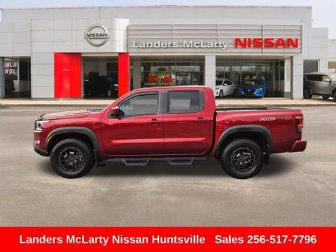 Used 2022 Nissan Frontier PRO-4X w/ Pro-4X Premium Package AWD/4WD image 8