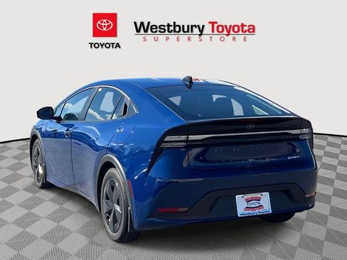 Used 2026 Toyota Prius SE image 6