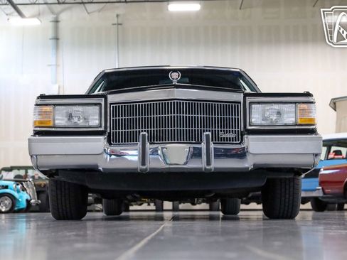 Used 1992 Cadillac Brougham image 8