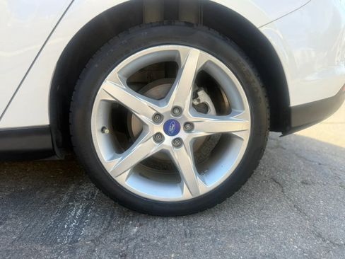 Used 2012 Ford Focus Titanium image 9