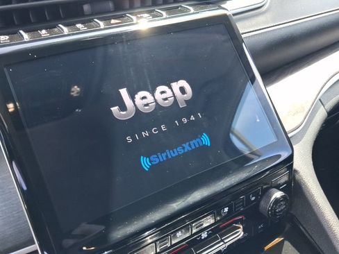 Used 2023 Jeep Grand Cherokee L Limited w/ Luxury Tech Group II AWD/4WD image 31