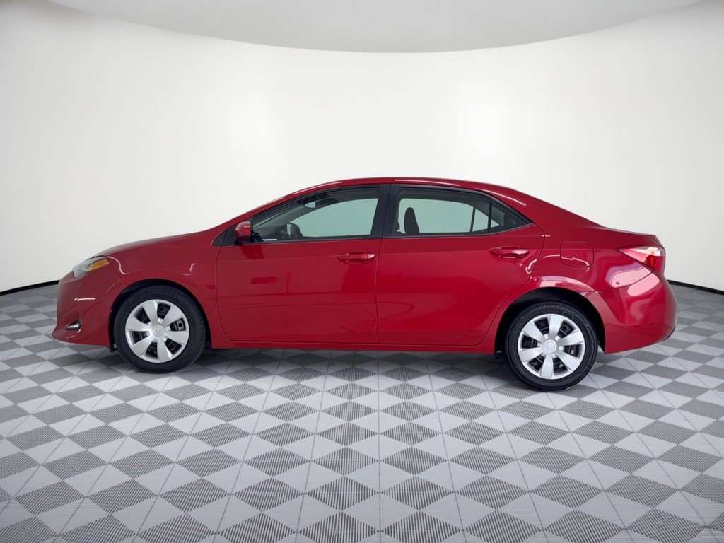 Used 2017 Toyota Corolla LE FWD image 2