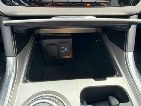 Used 2024 Ford Explorer XLT w/ Equipment Group 202A AWD/4WD image 47