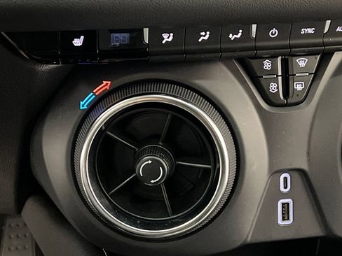 Used 2025 Chevrolet Blazer LT FWD image 48