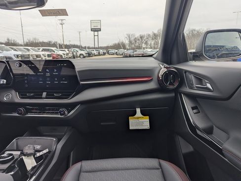 New 2026 Chevrolet Equinox RS w/ LPO, Floor Liner Package image 4