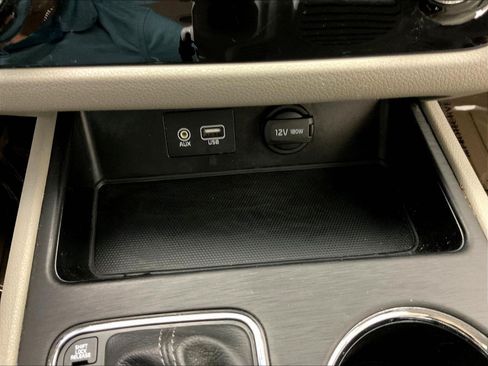Used 2020 Kia Sedona L FWD image 15