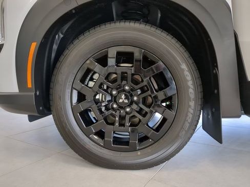 New 2025 Mitsubishi Outlander Trail Edition image 35