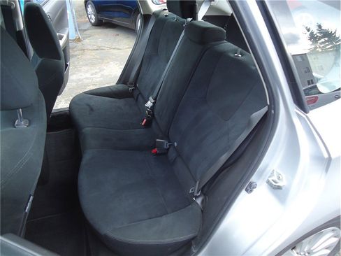 Used 2010 Subaru Impreza 2.5i Premium image 11