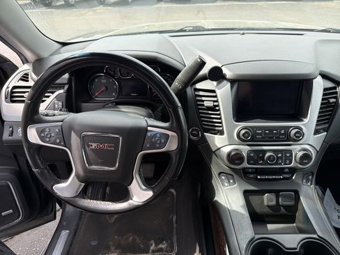 Used 2019 GMC Yukon SLT AWD/4WD image 4