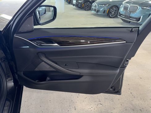 Used 2021 BMW 540i w/ Premium Package image 9