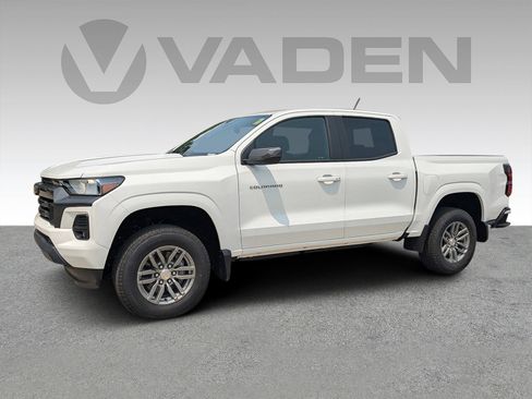 New 2024 Chevrolet Colorado LT w/ LT Convenience Package II image 2