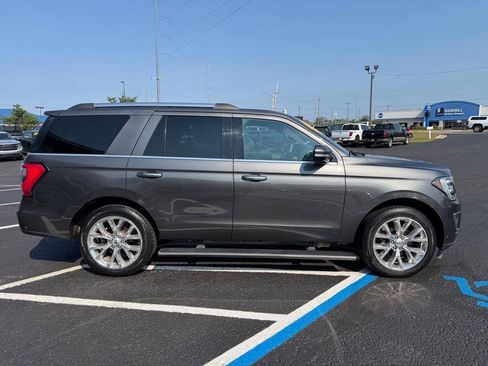 Used 2019 Ford Expedition Limited w/ Equipment Group 302A AWD/4WD image 6