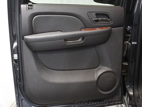 Used 2010 Chevrolet Suburban LTZ image 25