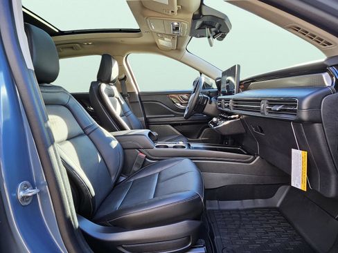 New 2026 Lincoln Corsair Reserve w/ Jet Appearance Package image 13