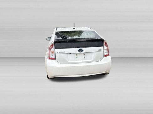 Used 2015 Toyota Prius Five FWD image 5