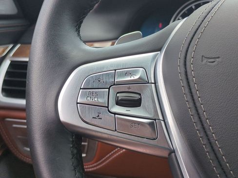 Used 2018 BMW 750i xDrive AWD/4WD image 19